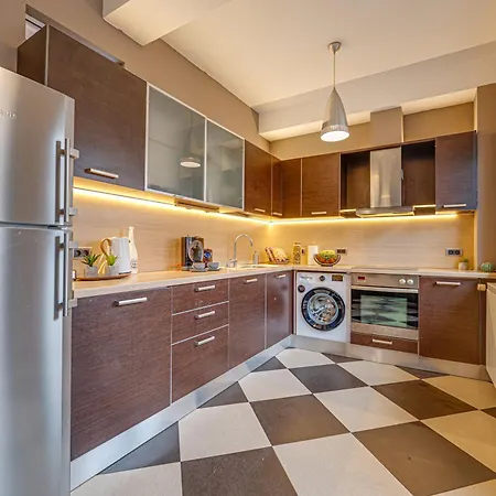 Grand Stamboliyski - Luxury 150sqm 2br & 2 Bath *